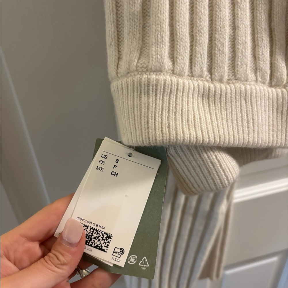 Cream Ribbed Knit Skirt (H&M)